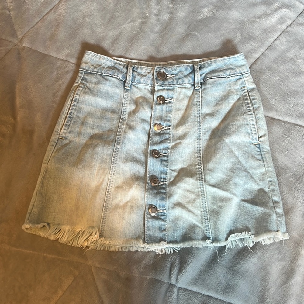 American Eagle Button Up Light Wash Denim Skirt